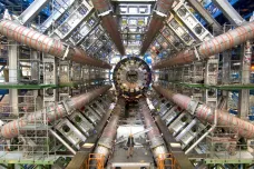 Před deseti lety vědci v CERNu napodobili podmínky panující při Velkém třesku