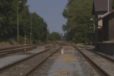 Železniční trať z Vidnavy do Velké Kraše se zatím rušit nebude. Sloužit by mohla k dopravě kaolínu