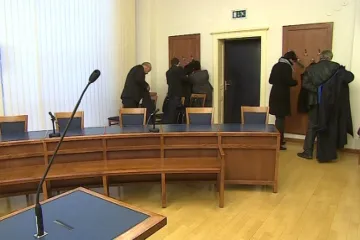 Žalobce: Šéf gangu koupil detektivovi z ÚOOZ auto