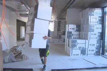 Ceny stavebnin raketově rostou, hotel v Hradci Králové se prodraží o víc než deset milionů