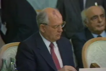 30 let zpět: Co s Varšavskou smlouvou