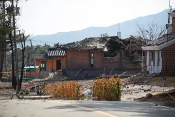 Bojový letoun v Jižní Koreji omylem svrhnul bomby, zranil patnáct lidí