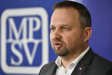 Novela zákoníku práce chce zlepšit pozici dohodářů. Upravuje i náhrady za home office