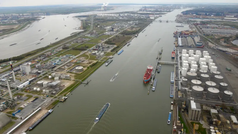 Přístav v Antverpách