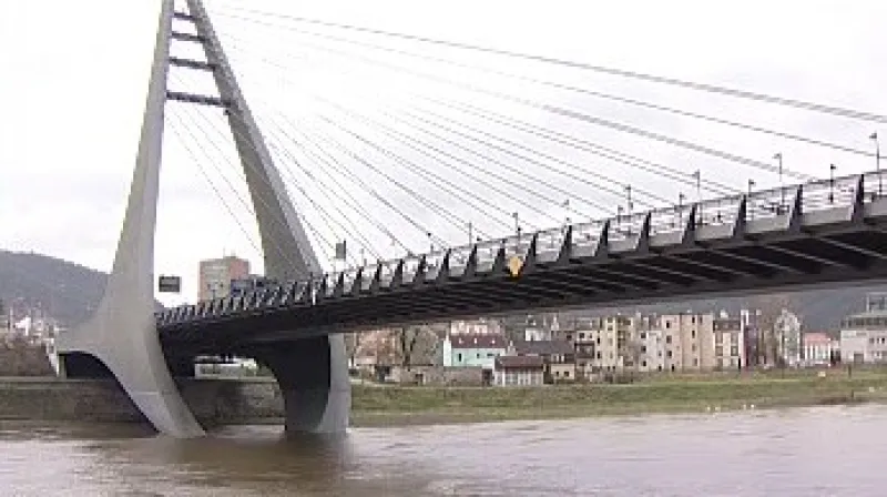Mariánský most přes řeku Labe v Ústí nad Labem