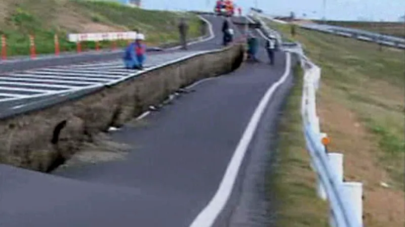 Následky zemětřesení v Japonsku