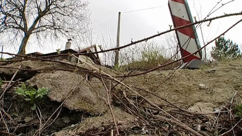 Sesuvy půdy sužují Českou Ves