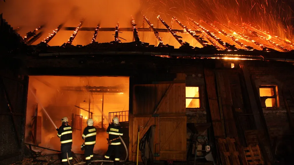 Požár na statku v Hulíně