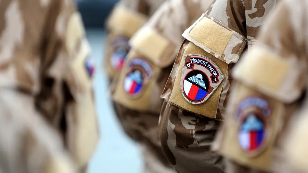 Uniformy českých vojáků, kteří působí na misi v Mali