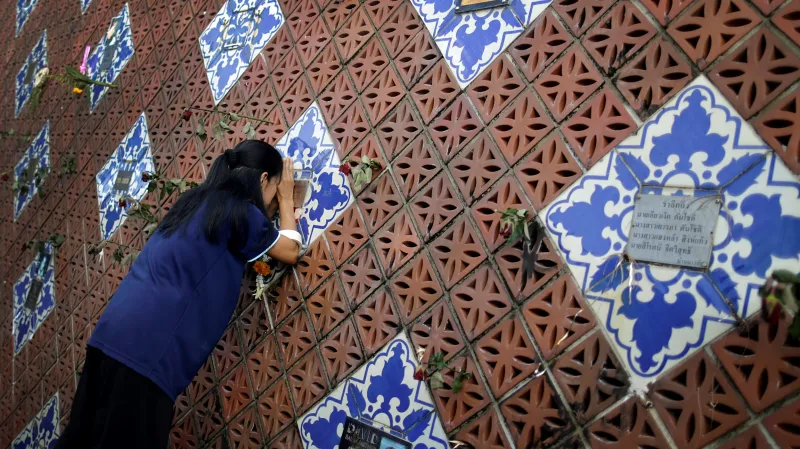 Pamětní zeď za oběti tsunami v Thajsku