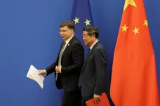 EU nechce přerušit vztahy s Čínou, i když se snaží snížit závislost, řekl v Pekingu Dombrovskis