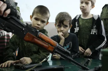 Na únosech ukrajinských dětí se podílejí i Gazprom a Rosněfť, uvádějí výzkumníci