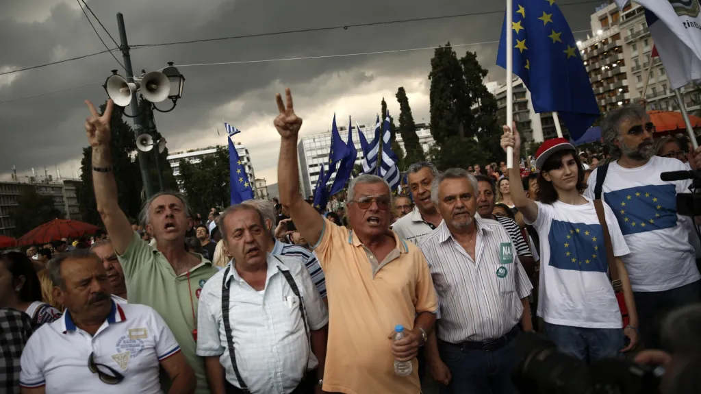Demonstrace proevropských Řeků v centru Atén