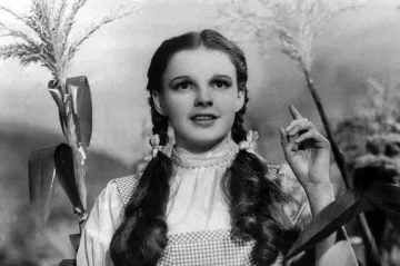 Byla obětí slávy. Judy Garlandová se vrací na scénu jako divadelní postava