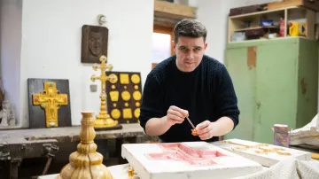 Práce již výtvarníkovi Jaroslavu Svobodovi zabrala stovky hodin
