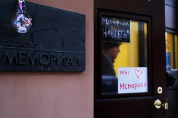 Ruský Memorial chce pokračovat v práci z exilu, podporovatelům hrozí nebezpečí