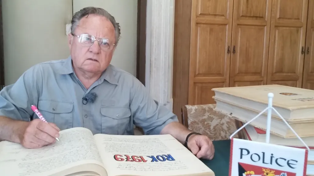 Josef Kalášek kroniku píše a vlastnoručně ilustruje téměř čtyřicet let