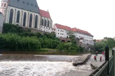 Policie ukončila pátrání po vodákovi, se kterým se v úterý převrátil raft v Českém Krumlově