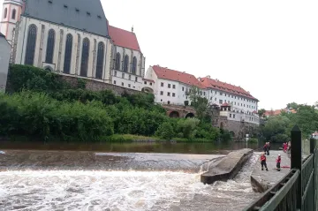 Policie ukončila pátrání po vodákovi, se kterým se v úterý převrátil raft v Českém Krumlově
