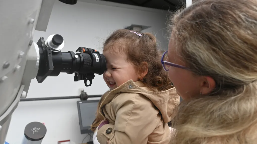 Oblačné počasí neumožnilo návštěvníkům prostějovské hvězdárny pozorovat částečné zatmění Slunce