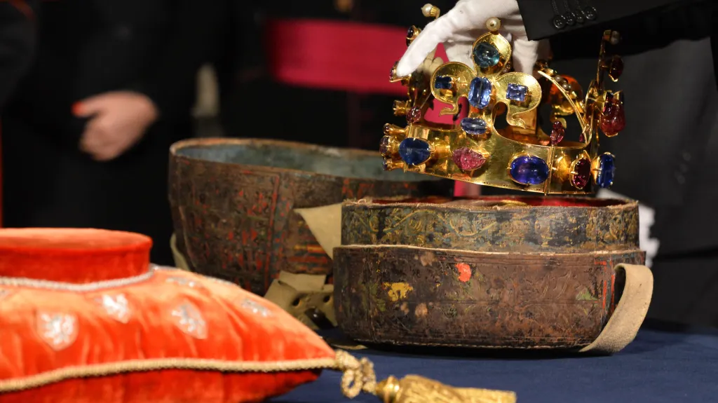 Svatováclavská koruna českých králů