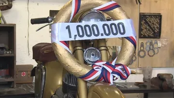Miliontý československý motocykl - zlatá Jawa 175