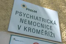 Mladí lékaři Psychiatrické nemocnice v Kroměříži se přidali ke kritice ředitele, žádají jeho odvolání