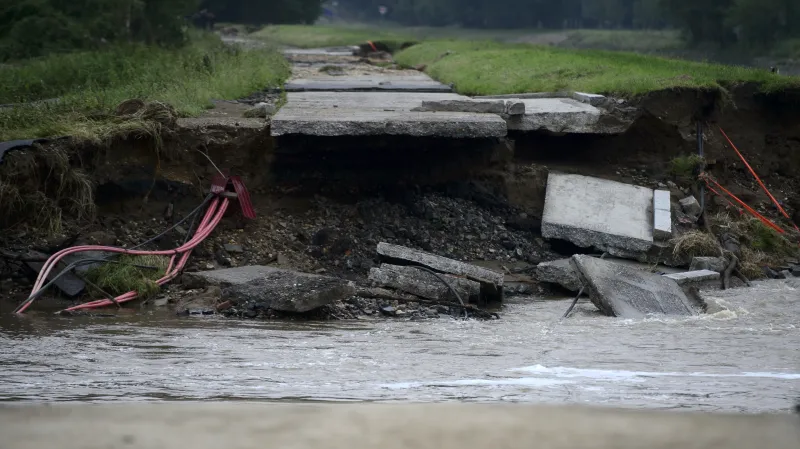 Vltava rozpůlila Císařský ostrov