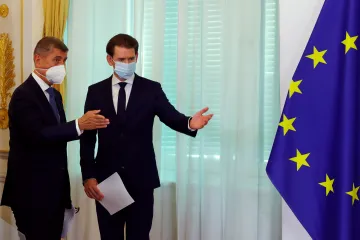 Některým premiérům včetně Babiše se nelíbí přidělování vakcín v EU, žádají svolání summitu