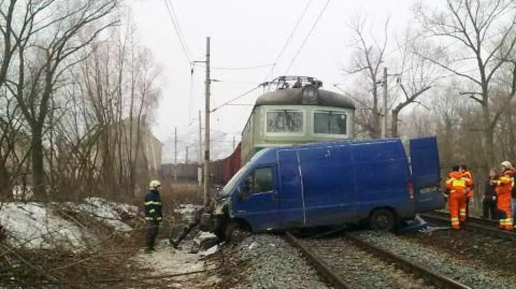 Střet vlaku s dodávkou