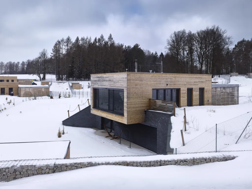 Nízkoenergetické domy „Na Americe“, Mníšek u Liberce; autor: Michal Hlaváček; projektant: Hlaváček – architekti, s.r.o.
