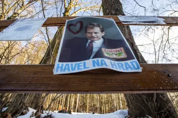 Deset let bez Havla. Lidé si připomínají památku českého prezidenta