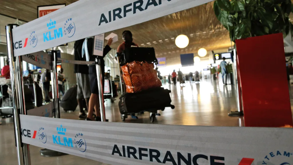 Piloti Air France prodloužili stávku