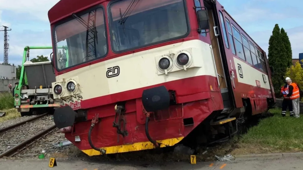 Nehoda na železničním přejezdu u Velkých Pavlovic na Břeclavsku