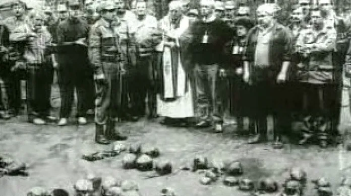 Ostatky obětí katyňského masakru.