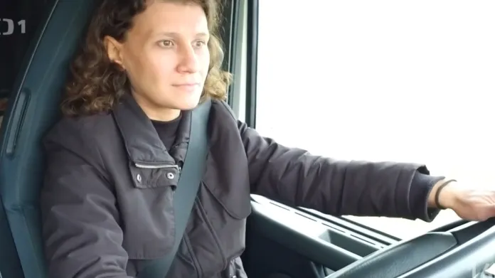 Taisia Jasinská, violoncellistka a řidička kamionu