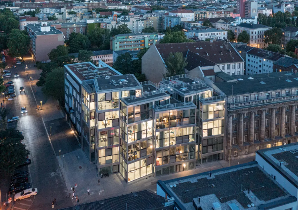 Soutěžící projekt: Komunitní budova Kurfürstenstrasse v Berlíně