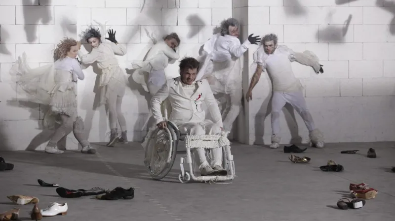 Cirk La Putyka / Risk