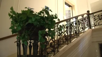 Secesní zábradlí u schodiště
