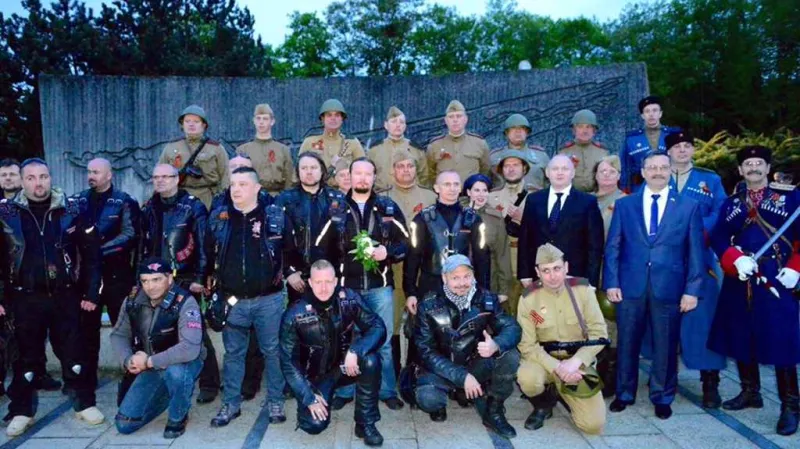 Michal Hašek se setkal s ruskými Nočními vlky