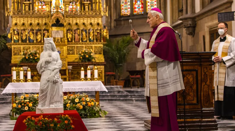 Brněnský biskup Vojtěch Cikrle požehnal soše sv. Barbory