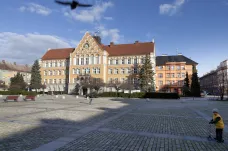 Těšín a Cieszyn jsou stále jako jedno město. Státní hranice je rozdělila před sto lety
