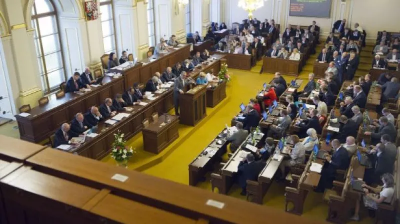 Zeman z notářsky ověřených podpisů necouvá
