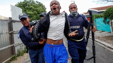 Výtržnosti při stávce taxikářů v jihoafrickém Kapském městě