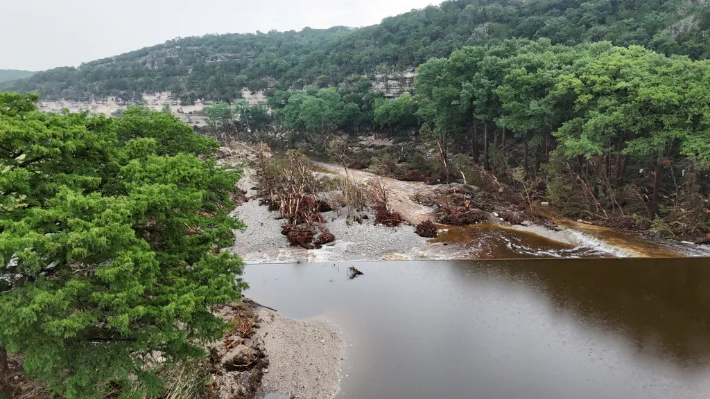 Rozvodněná řeka Guadalupe nedaleko sídla Hunt v Texasu