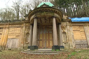 Chátrající Lázně Kyselka - selhání státu na všech úrovních