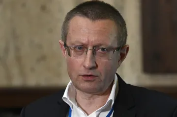 Covidová vlna je podle Duška dosud největší. Přeočkování by mohlo začít příští týden, řekl Válek