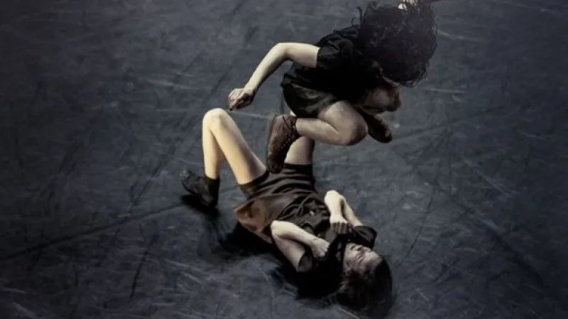 Ultima Vez - What the Body Does Not Remember