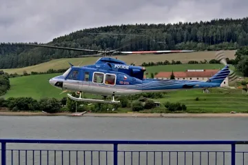 NKÚ: Policie stále nemá nové vrtulníky, hangár je v havarijním stavu