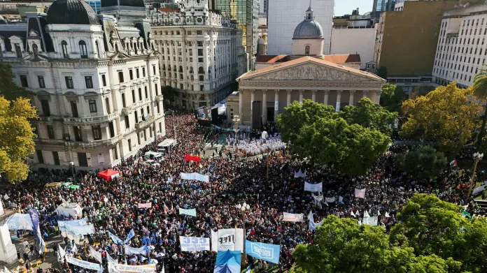 Mše v Buenos Aires za papeže Františka